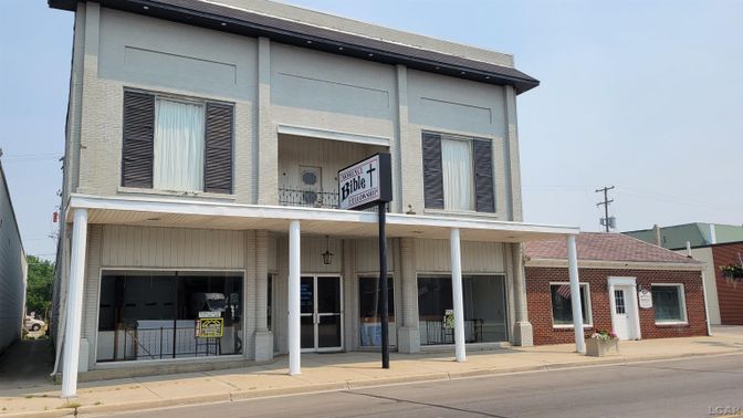 Exterior, Facade, Brick Facade, Rowhouse