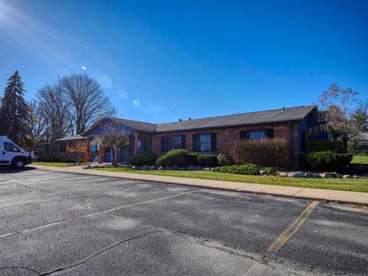 Exterior, Facade, Brick Facade, Ranch