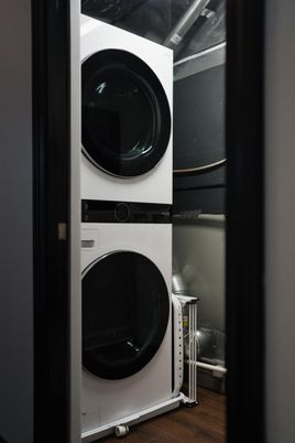 Interior, Utility Closets, Washer, Wood Texture Flooring