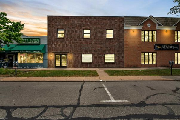 Exterior, Facade, Modern