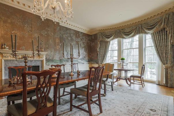 Chandelier, Dining room, Fireplace, Interior, Wood Texture Flooring