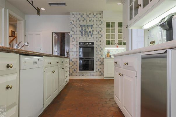 Fireplace, Interior, Kitchen, Recessed Lighting
