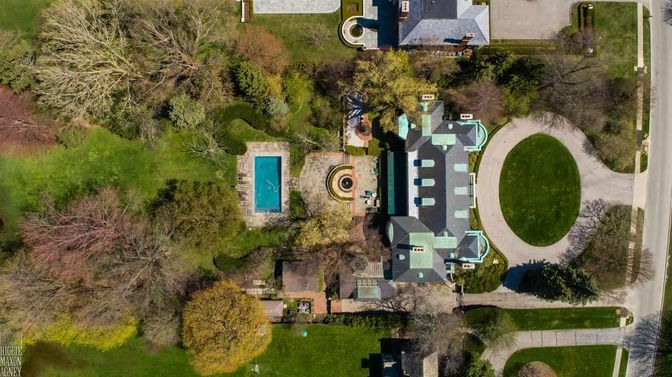 Exterior, Drone