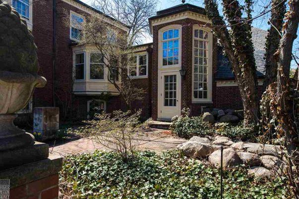 Exterior, Facade, Brick Facade, Rowhouse