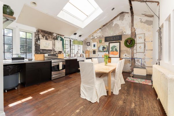 Dining room, Interior, Kitchen, Stainless Steel Appliances, Wood Texture Flooring