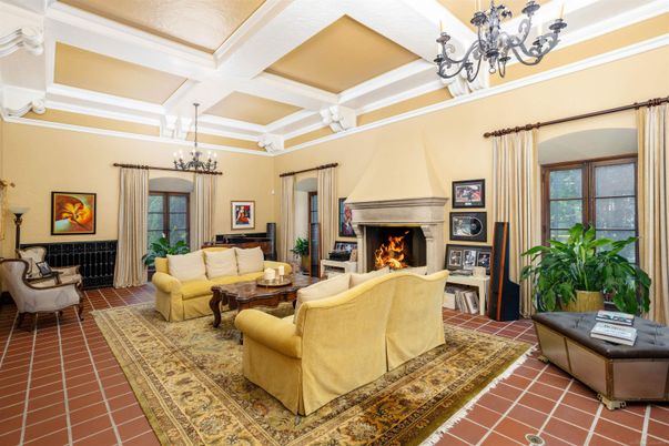 Chandelier, Fireplace, Interior, Living room