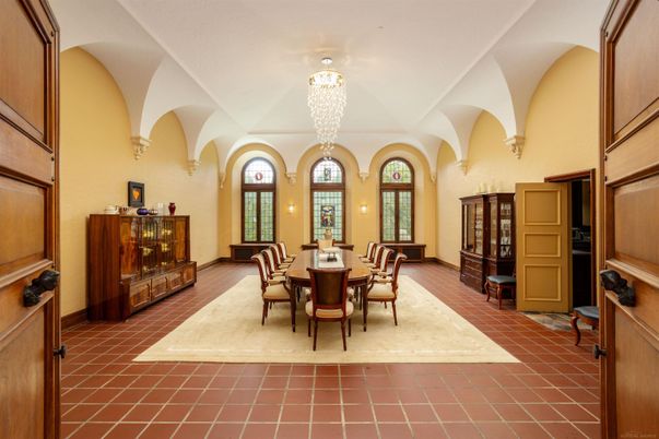 Chandelier, Dining room, Interior