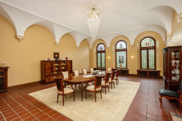 Chandelier, Dining room, Interior