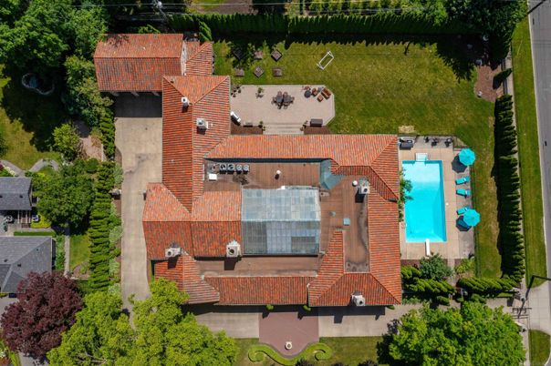 Exterior, Drone