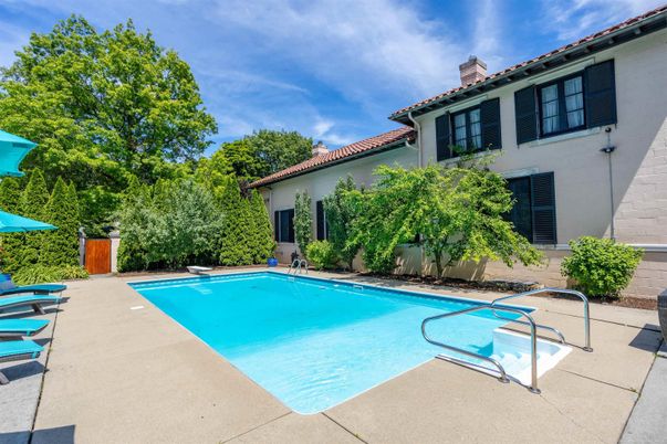 Exterior, Pool