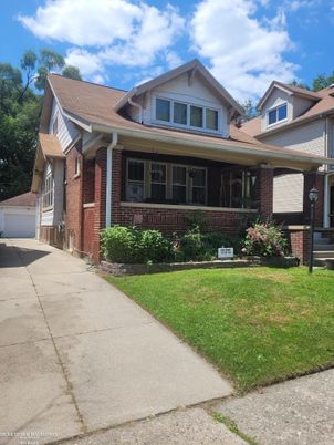Exterior, Facade, Brick Facade, American Craftsman