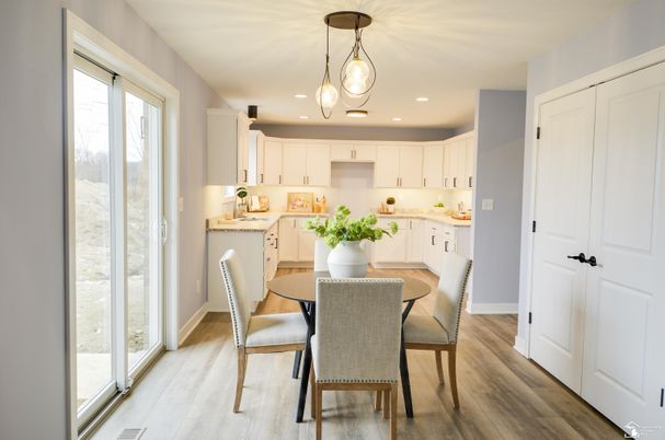 Dining room, Interior, Kitchen, Pendant Lights, Recessed Lighting, Wood Texture Flooring