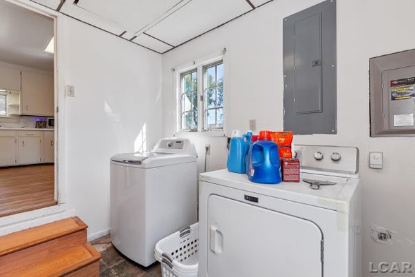 Interior, Washer, Wood Texture Flooring