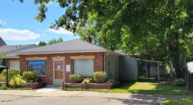 Exterior, Facade, Brick Facade, Ranch