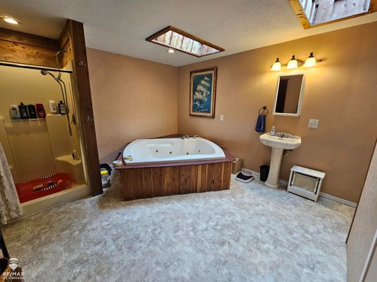 Bathroom, Interior, Recessed Lighting