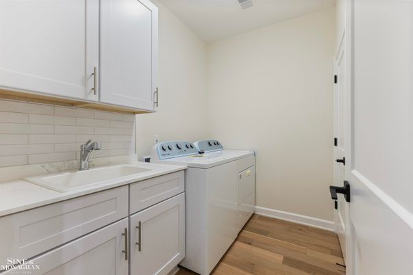 Interior, Washer, Wood Texture Flooring