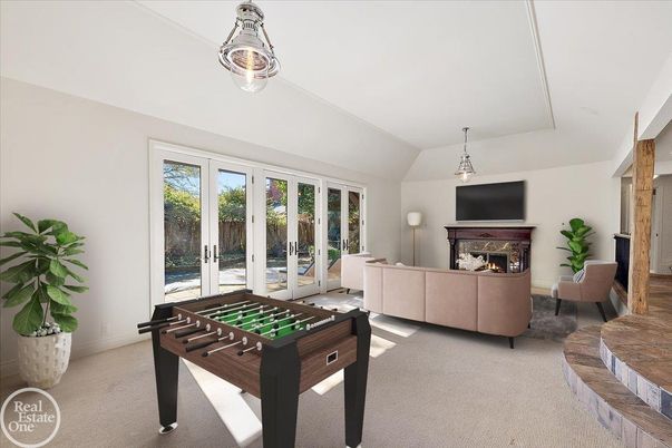 Fireplace, Game Room, Interior, Living room, Pendant Lights