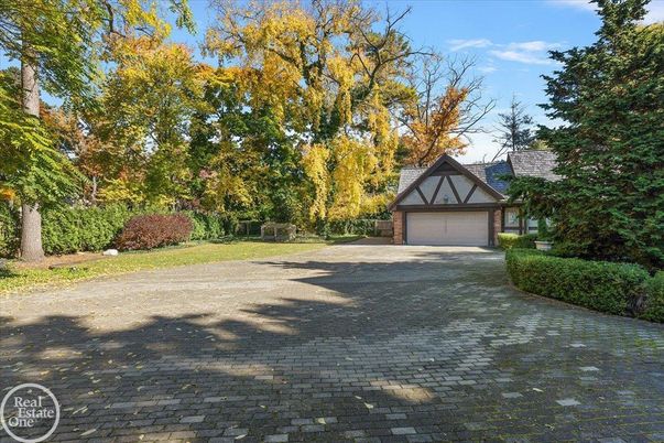 Backyard, Detached Garage, Exterior