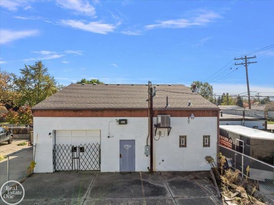 Detached Garage, Exterior