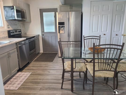 Dining room, Interior, Kitchen, Stainless Steel Appliances, Wood Texture Flooring