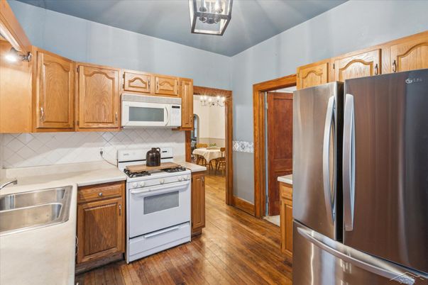Dining room, Interior, Kitchen, Stainless Steel Appliances, Wood Texture Flooring