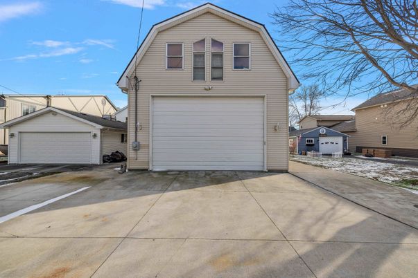Detached Garage, Exterior
