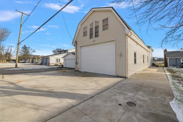 Detached Garage, Exterior