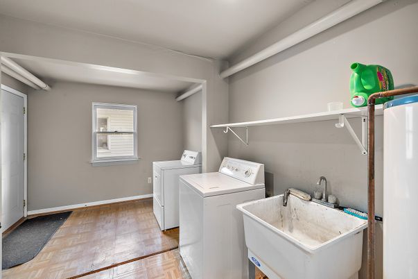 Interior, Washer