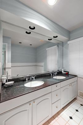 Bathroom, Dual Sink Vanities, Interior, Recessed Lighting