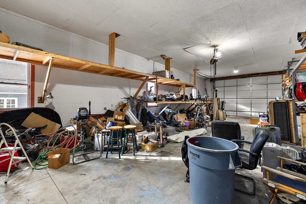 Garage, Interior
