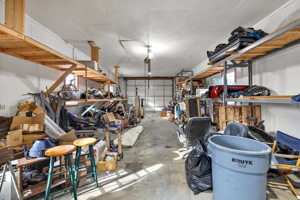 Garage, Interior