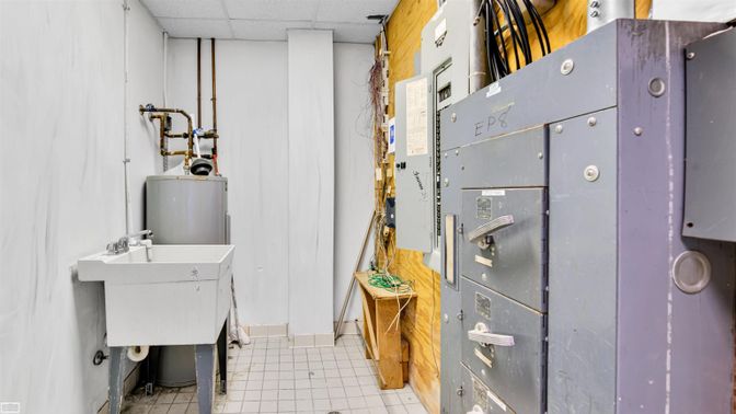 Bathroom, Interior