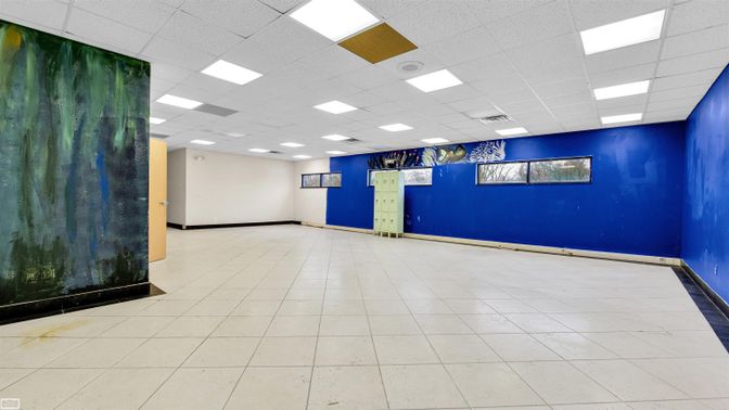 Empty room, Interior, Recessed Lighting