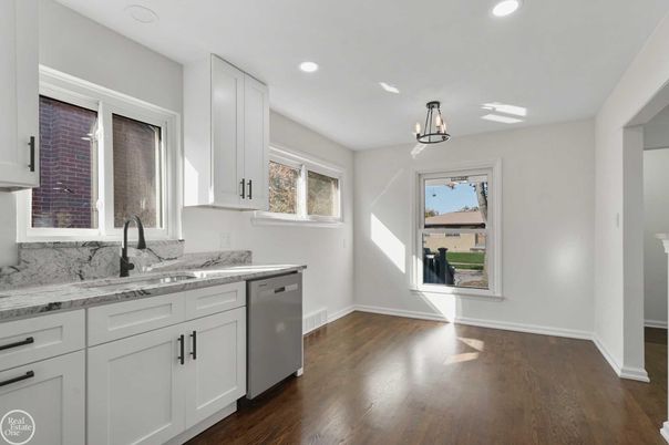 Interior, Kitchen, Pendant Lights, Recessed Lighting, Wood Texture Flooring