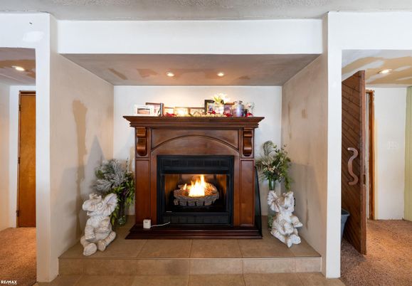 Fireplace, Interior, Recessed Lighting