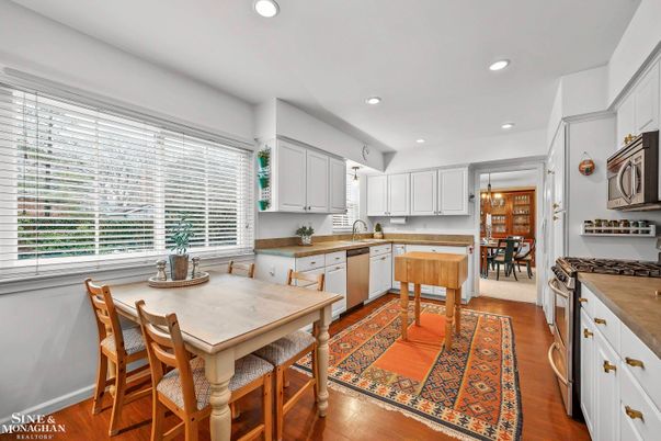 Dining room, Interior, Kitchen, Recessed Lighting, Wood Texture Flooring