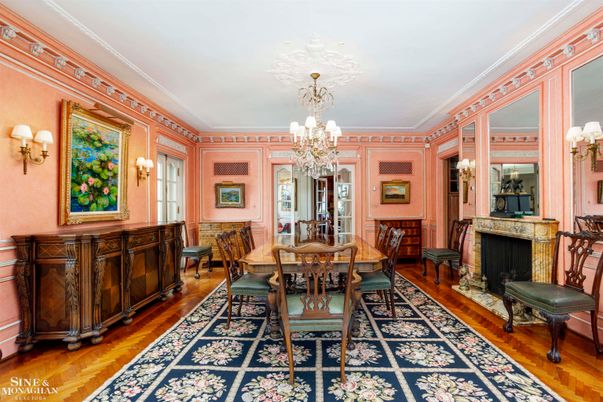 Chandelier, Dining room, Fireplace, Interior, Wood Texture Flooring