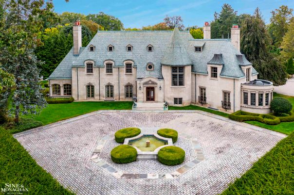 Backyard, Exterior, Facade, French Provincial