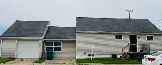 Attached, Exterior, Facade, Cape Cod