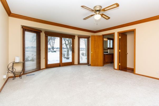 Empty room, Interior