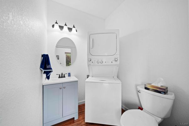 Interior, Utility Closets, Washer, Wood Texture Flooring