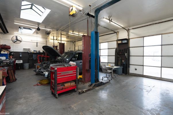 Garage, Interior