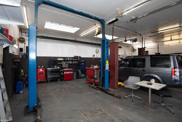 Garage, Interior