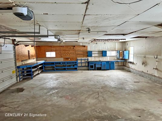 Garage, Interior
