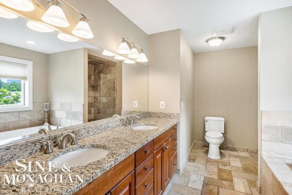 Bathroom, Dual Sink Vanities, Interior