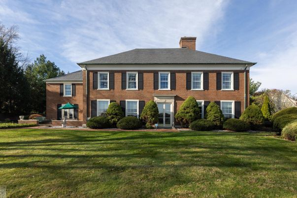 Backyard, Exterior, Facade, Brick Facade, Georgian