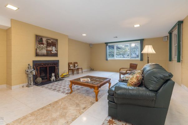 Fireplace, Interior, Living room, Recessed Lighting