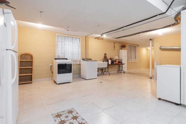 Interior, Stone Walls, Washer