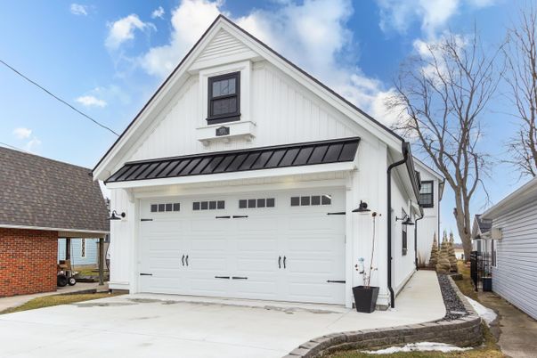 Detached Garage, Exterior
