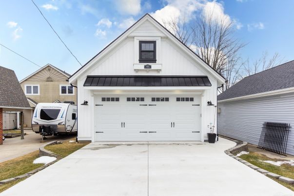 Detached Garage, Exterior